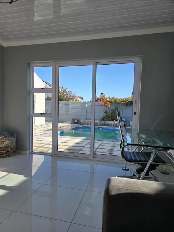 To Let 4 Bedroom Property for Rent in Edgemead Western Cape